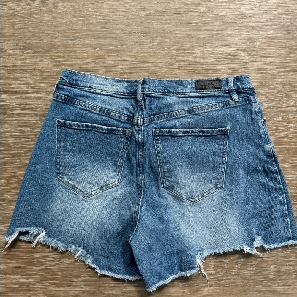 Nicole Miller women’s NOMAD SUPER HIGH RISE CLASSIC FIT denim shorts size 10 - Picture 2 of 5